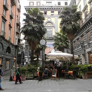 https://casa-napoli-centro-carmen-e-sara.hotels-amalfi.com